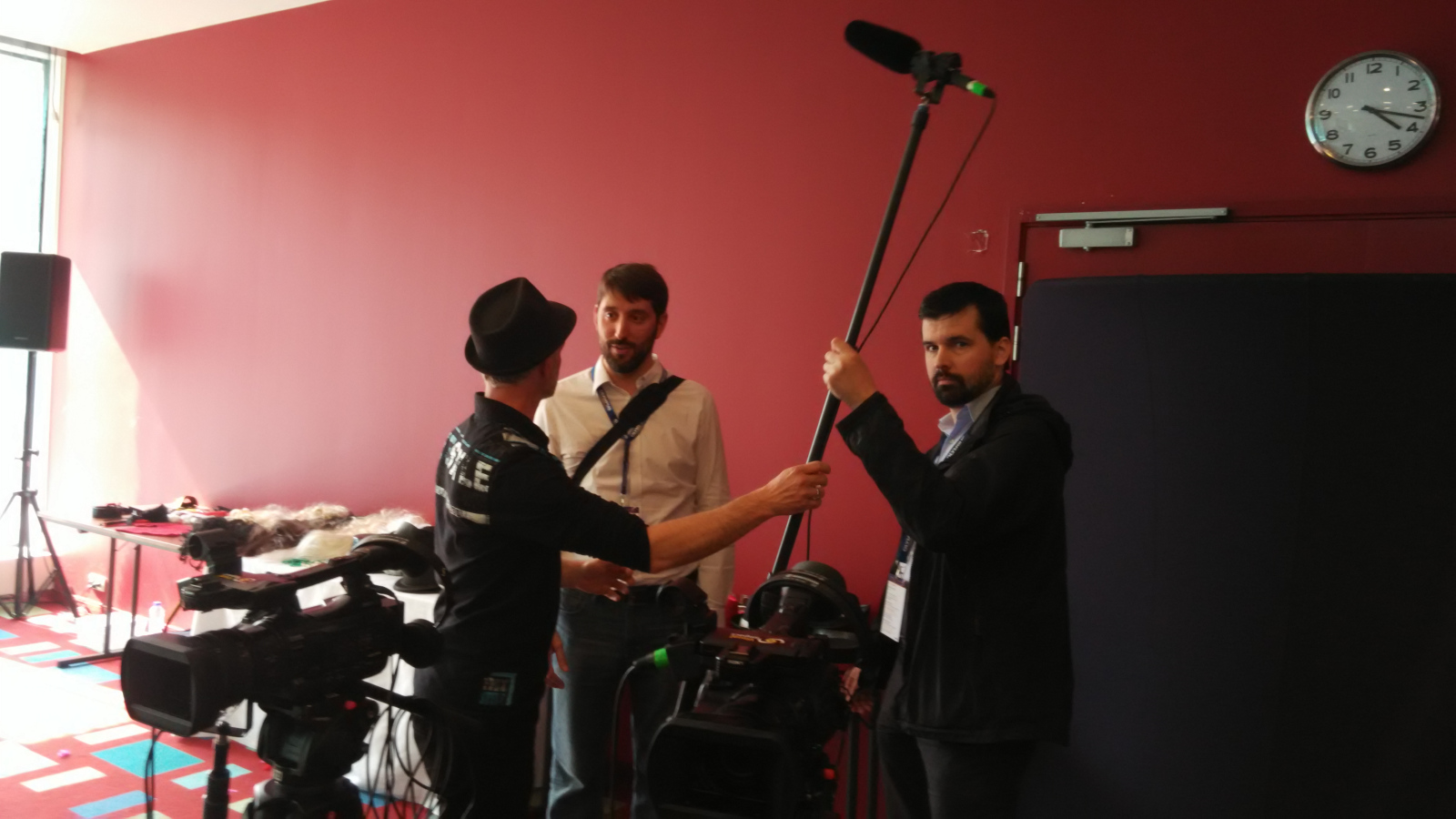 team-building-page-de-pub-1-taos-event